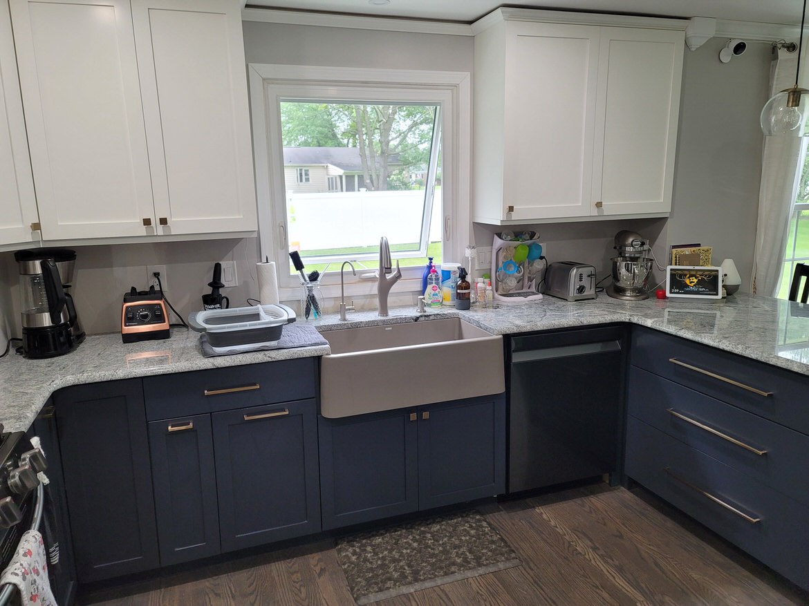 custom kitchen cabinets with farmhouse sink